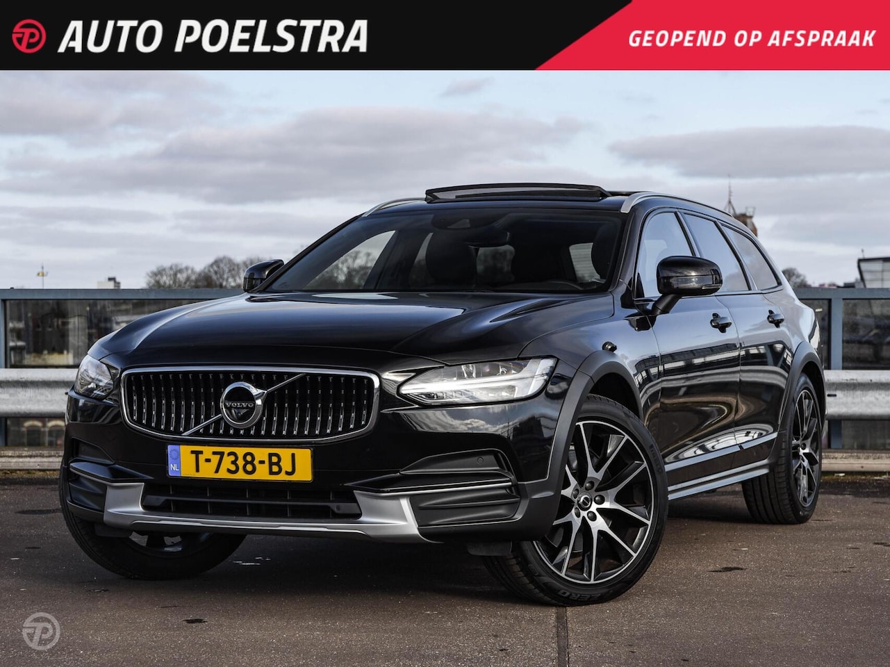 Volvo V90 Cross Country - 2.0 T6 Pro 310 PK AWD Panoramadak Harman Kardon Trekhaak Leder Rondomzicht Camera HUD 20" - AutoWereld.nl