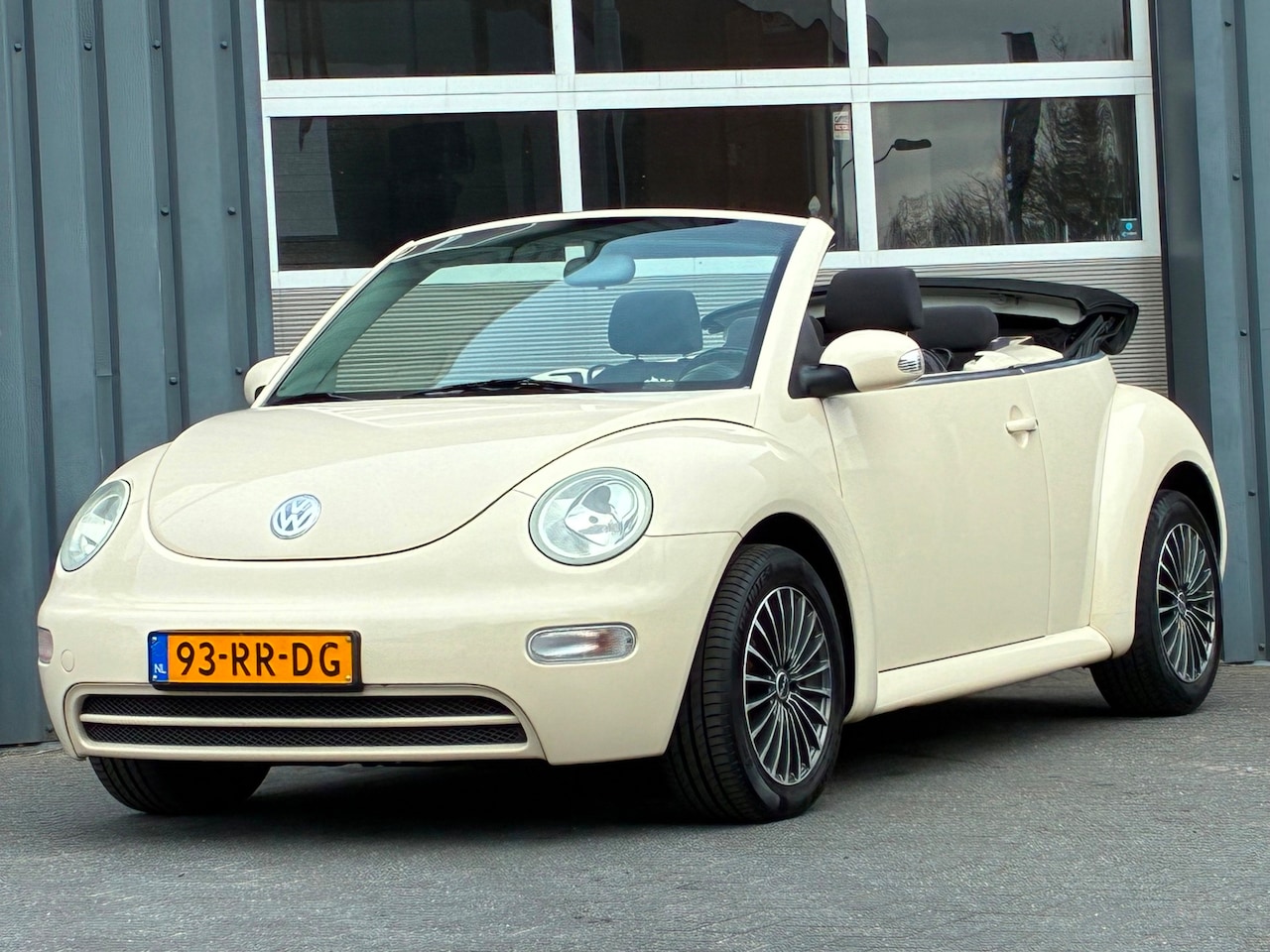 Volkswagen New Beetle Cabriolet - 1.6 Turijn Comfort Airco Apk 19-05-2027 - AutoWereld.nl
