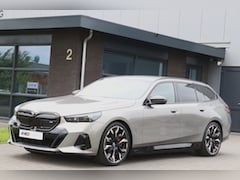 BMW i5 Touring - M60 xDrive 601PK Bowers & Wilkens Trekhaak 21 inch -VOL