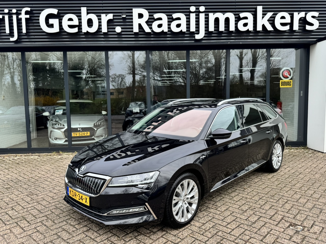 Skoda Superb Combi - 1.4 TSI iV Laurin & Klement*Panoramadak*Leder*ACC*Virtual Cockpit* - AutoWereld.nl