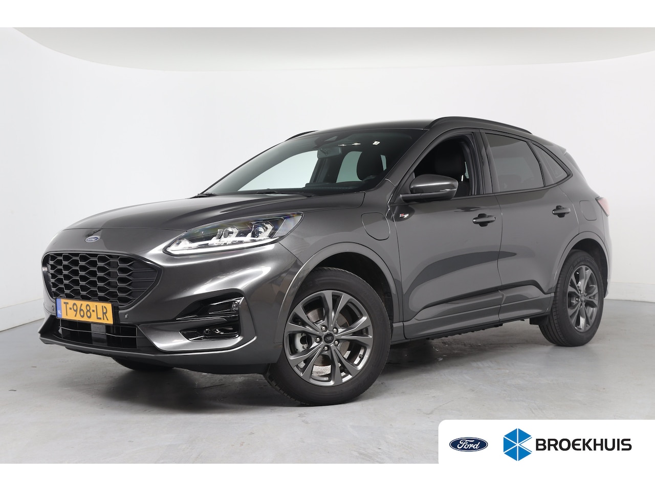 Ford Kuga - 2.5 PHEV ST-Line | Dealer Onderhouden! | Trekhaak | Navi | Clima | Camera | Keyless | Park - AutoWereld.nl