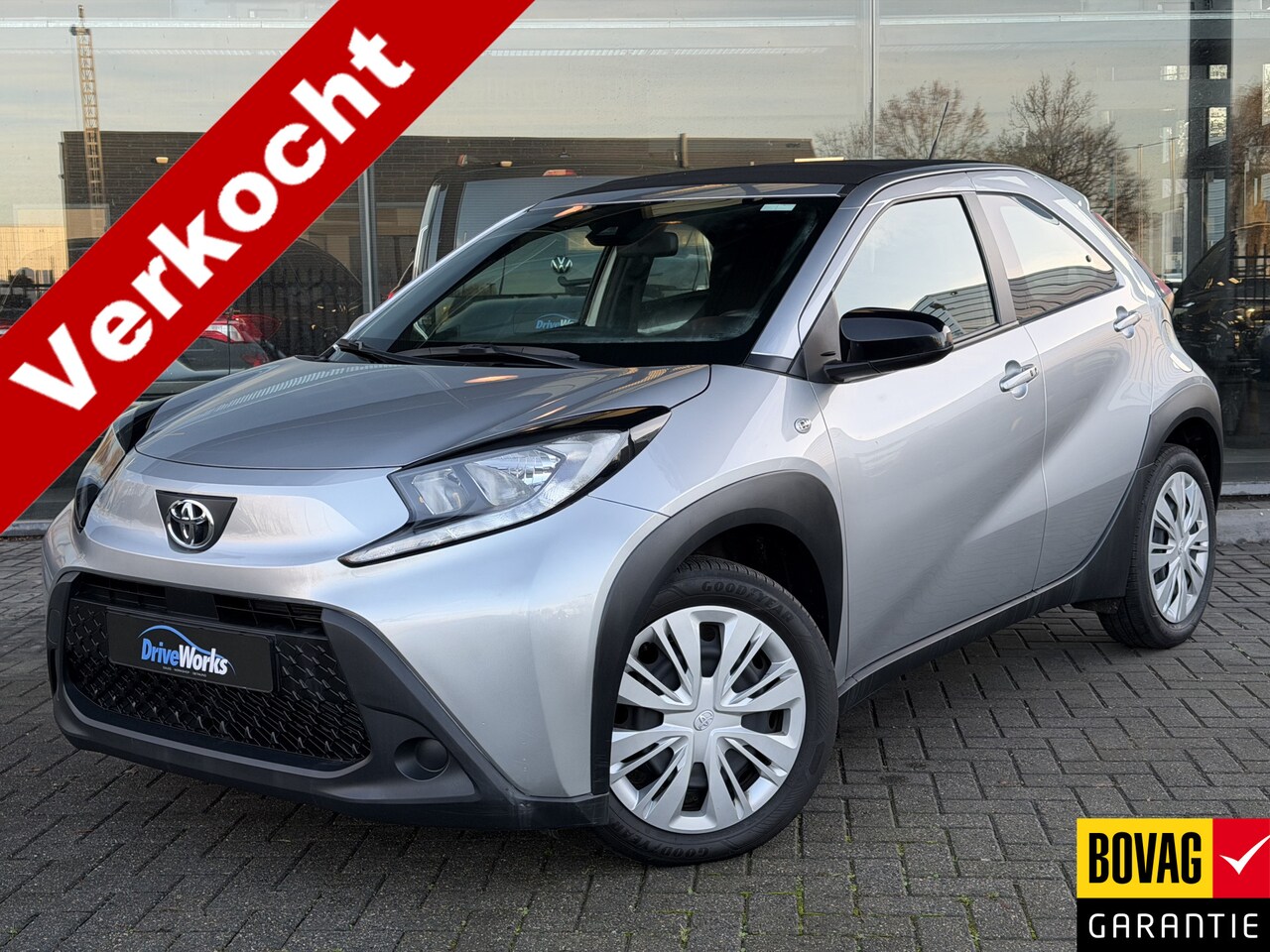 Toyota Aygo X - 1.0 VVT-i MT PLAY | Camera | Key-less | Carplay | Vouwdak | Panorama Interesse, Proefrit? - AutoWereld.nl