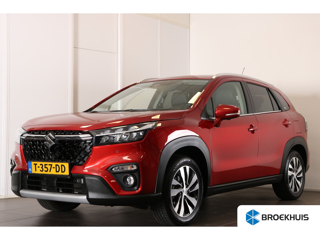 Suzuki S-Cross - 1.5 Hybrid Style | Navi | 360-camera | Keyless | verwarmbare voorstoelen | PDC V+A | LMV 1 - AutoWereld.nl