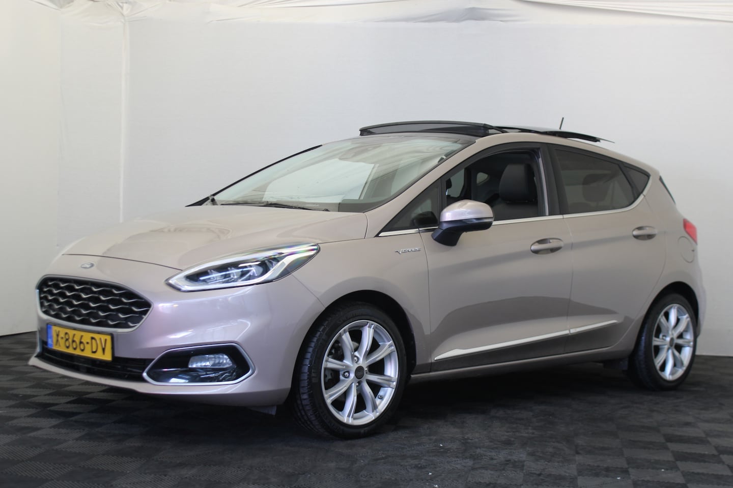 Ford Fiesta - 1.0 EcoBoost Vignale |Pano|Stoel/stuur verw.|Camera| - AutoWereld.nl