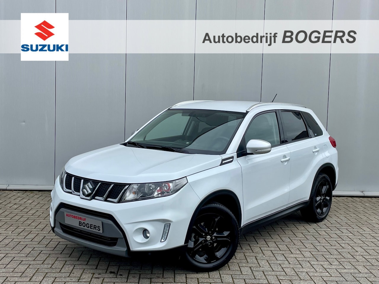 Suzuki Vitara - 1.4 S Automaat Navigatie, Climate Control, Adaptive Cruise Control, 17"Lm, Achteruitrijcam - AutoWereld.nl