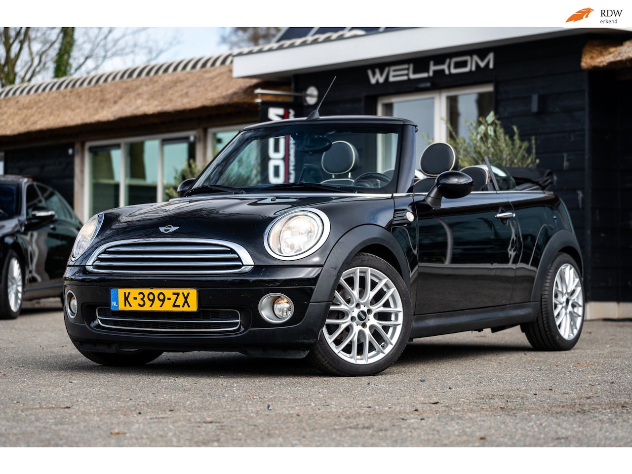MINI Cabrio - Mini 1.6 Cooper Leder I 17 Inch I Cruise Control I Climate Control I Parkeersensoren - AutoWereld.nl