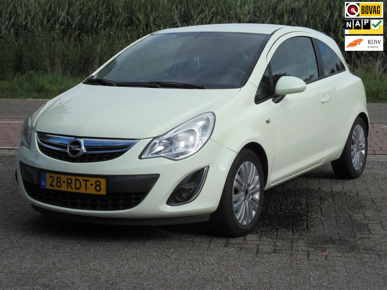 Opel Corsa - 1.2-16V Edition Guacamole White zeer mooi LET OP - AutoWereld.nl