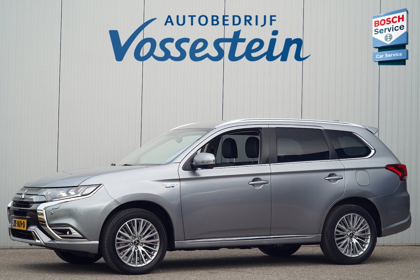Mitsubishi Outlander - 2.4 PHEV Intense / 79dkm NAP / Trekhaak / Carplay / Stoelverw. / Org. NL / Camera - AutoWereld.nl
