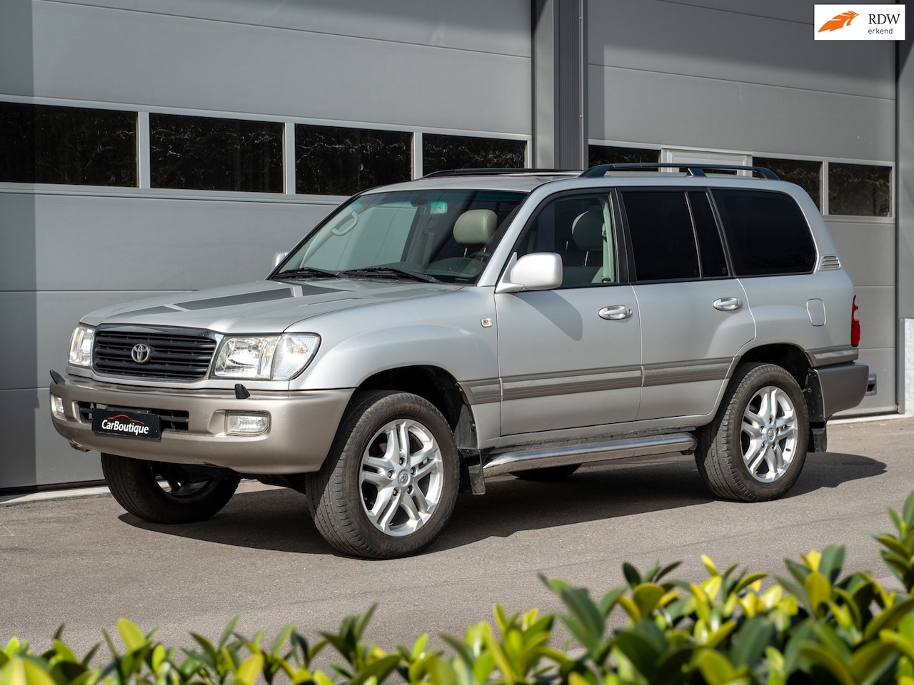 Toyota Land Cruiser 100 - 4.7i V8 Executive I Schuifdak I Leer I Camera I Luchtvering I - AutoWereld.nl