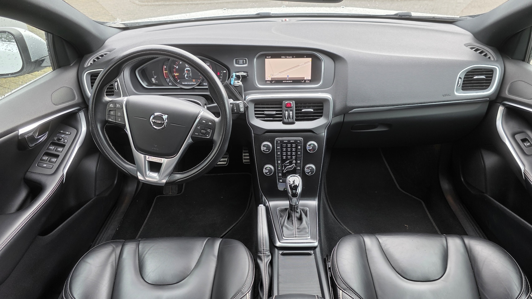 Volvo V40 - 2.0 T4 R-Design