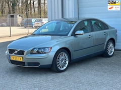 Volvo S40 - 2.4 Kinetic Automaat, Cruise, Elek Pack, Lm Velgen, NAP