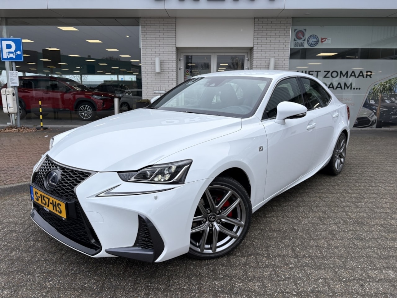 Lexus IS - 300h Hybrid F-Sport Line | Navi | Dashcam v/a | Leder | - AutoWereld.nl