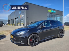 Ford Focus Wagon - 2.0 Ecoboost 250 pk ST-3 NL Auto 1e eigenaar Camera