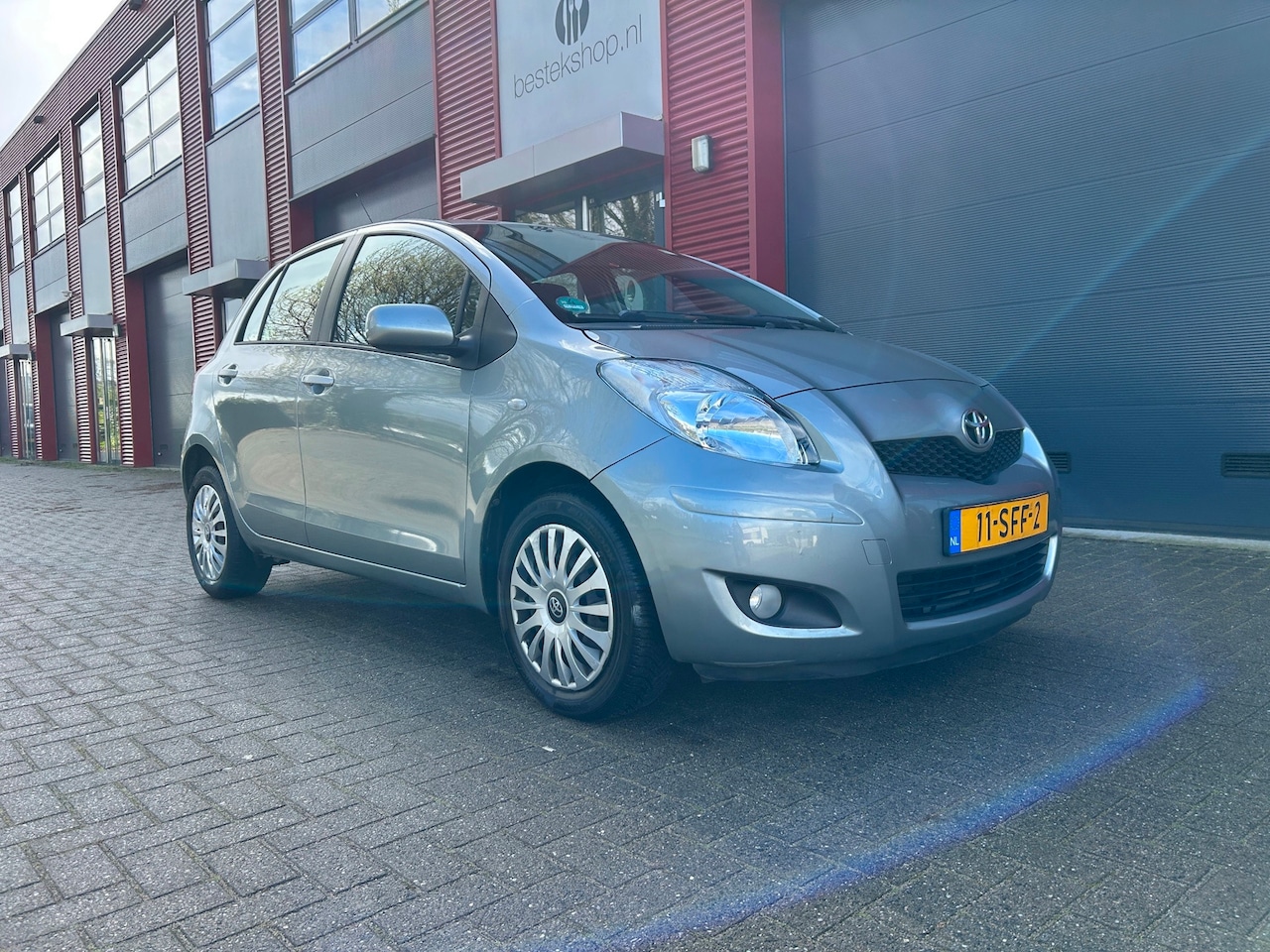 Toyota Yaris - 1.3 VVTi Aspiration Airco/Nieuwe Apk+Beurtje - AutoWereld.nl