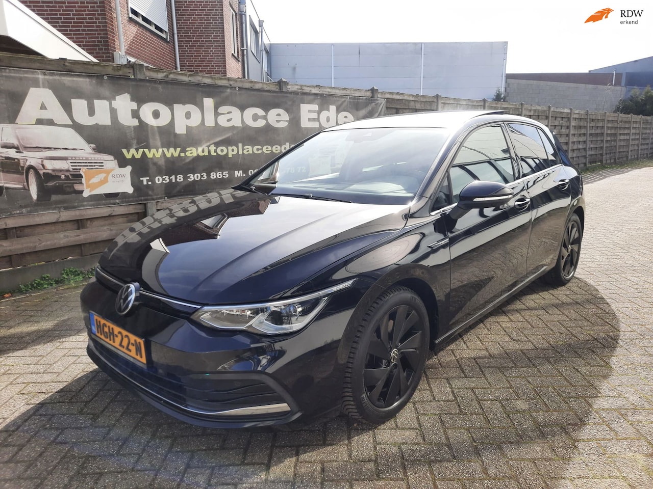 Volkswagen Golf - 1.5 eTSI R-Line MEMORIE HEADUP PANORAMADAK - AutoWereld.nl