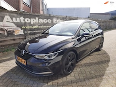 Volkswagen Golf - 1.5 eTSI R-Line MEMORIE HEADUP PANORAMADAK