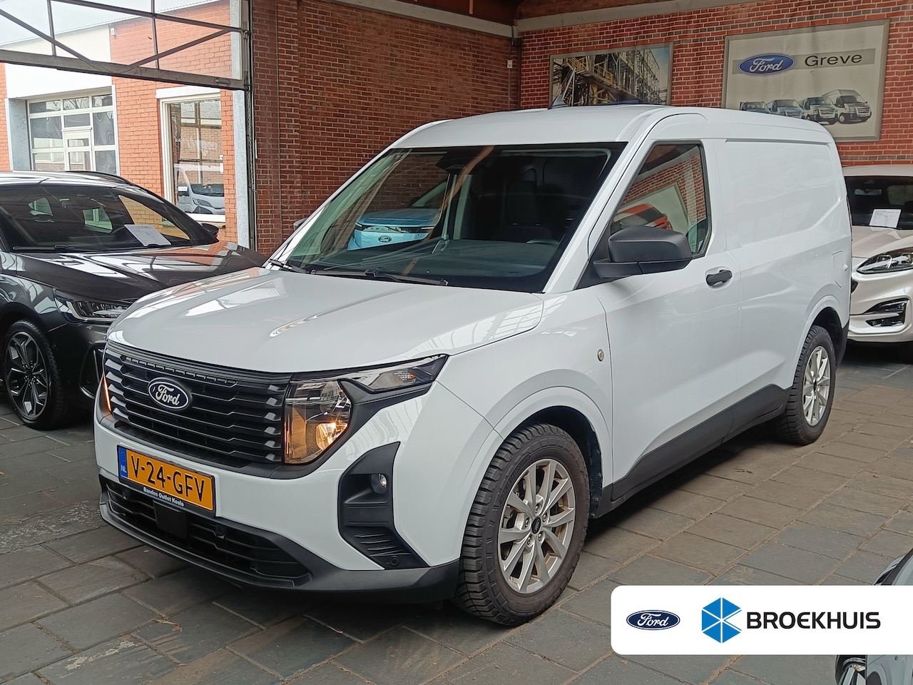 Ford Transit Courier - 1.5 EcoBlue Trend All-seasonbanden | Winter Pakket | Achteruitrijcamera | Cruise control | - AutoWereld.nl