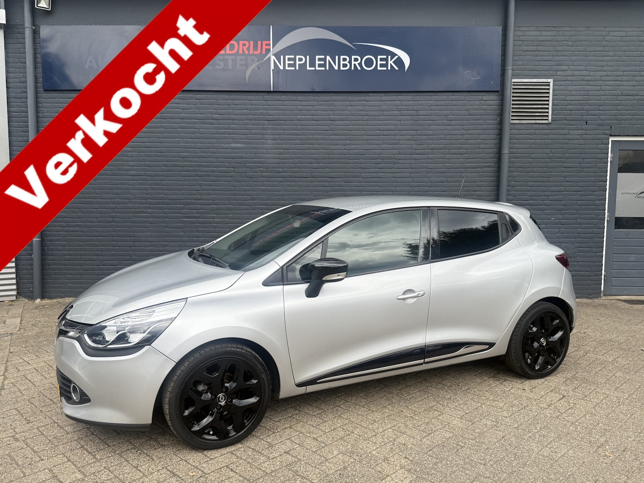 Renault Clio - 0.9 TCe Expression Airco,16Inch,Clima,Navi Bj 2013 Dealer onderhouden - AutoWereld.nl