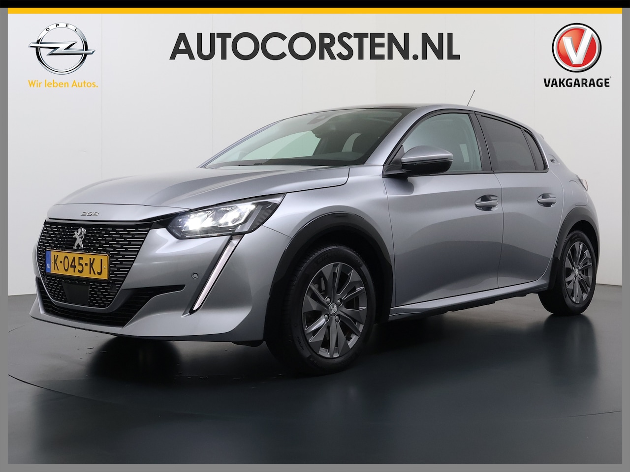 Peugeot e-208 - EV SOH 92,5% Panoramadak Stoelverwarming 3D-Navi 360°Camera Apple Carplay Android Auto Ecc - AutoWereld.nl
