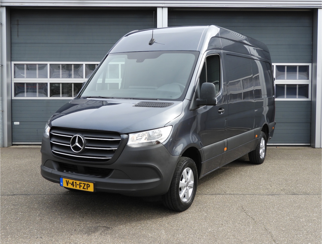 Mercedes-Benz Sprinter - 316 2.2 CDI L2H2 AUT | MBUX | CAMERA | TREKHAAK - AutoWereld.nl