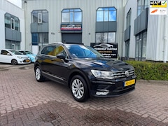 Volkswagen Tiguan - 1.4 TSI Connected Series PANO