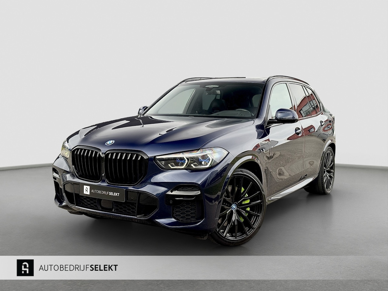 BMW X5 - XDrive45e M-Sport Seats | Pano | Trekhaak | 22 inch | Laser | Massage | Skylounge | Softcl - AutoWereld.nl