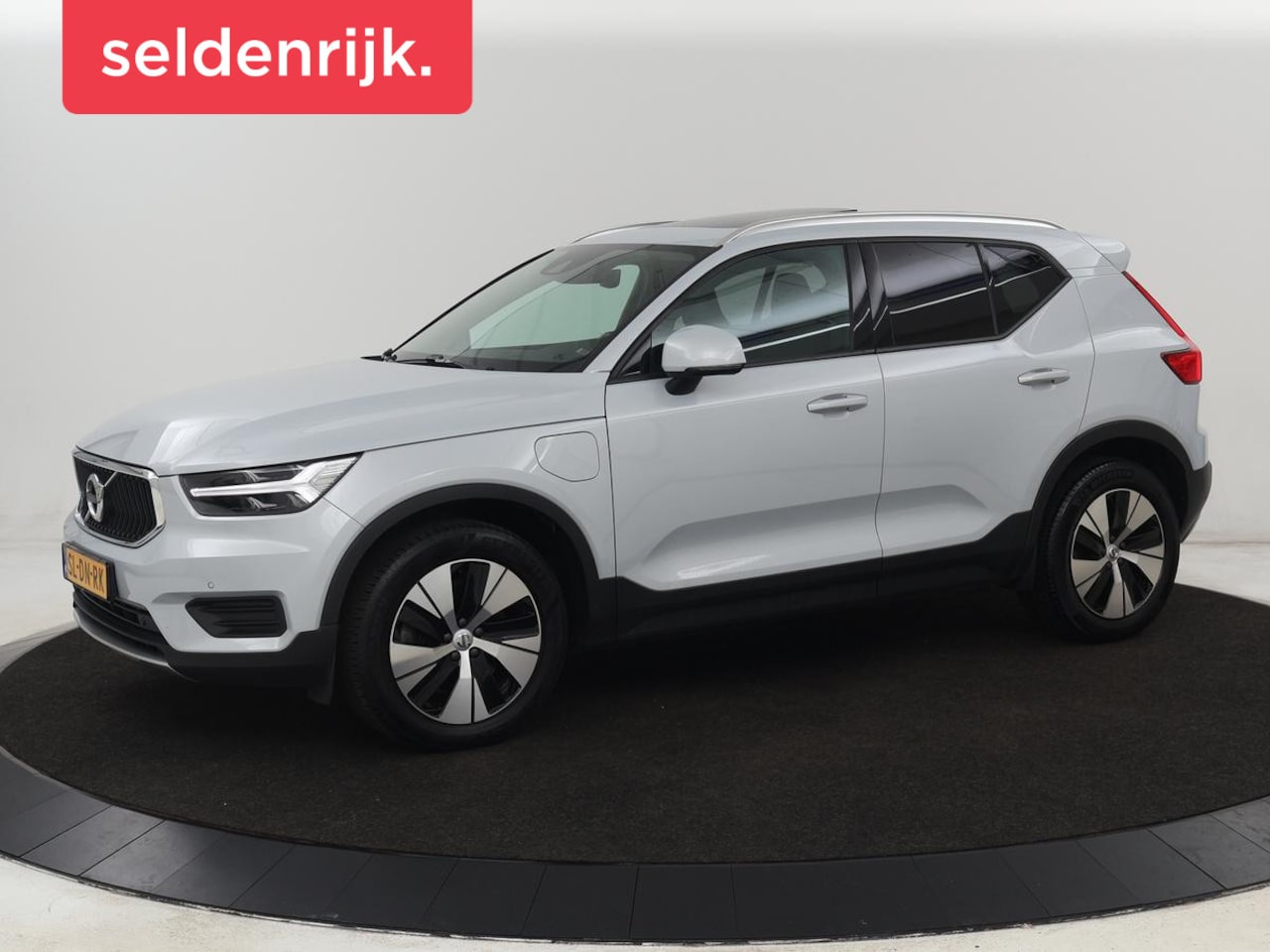 Volvo XC40 - 1.5 T5 Recharge Business Pro | Panoramadak | Adaptive cruise | Camera | Carplay | Half led - AutoWereld.nl