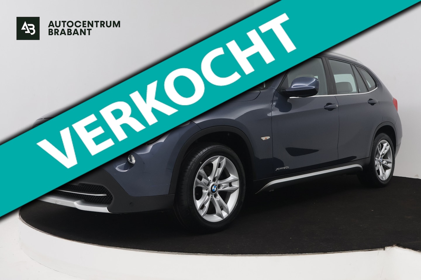 BMW X1 - XDrive20i Business (TREKHAAK, STOELVERWARMING, CAMERA, ELEKTR STOELEN, AUTOMAAT, PARKEERSE - AutoWereld.nl