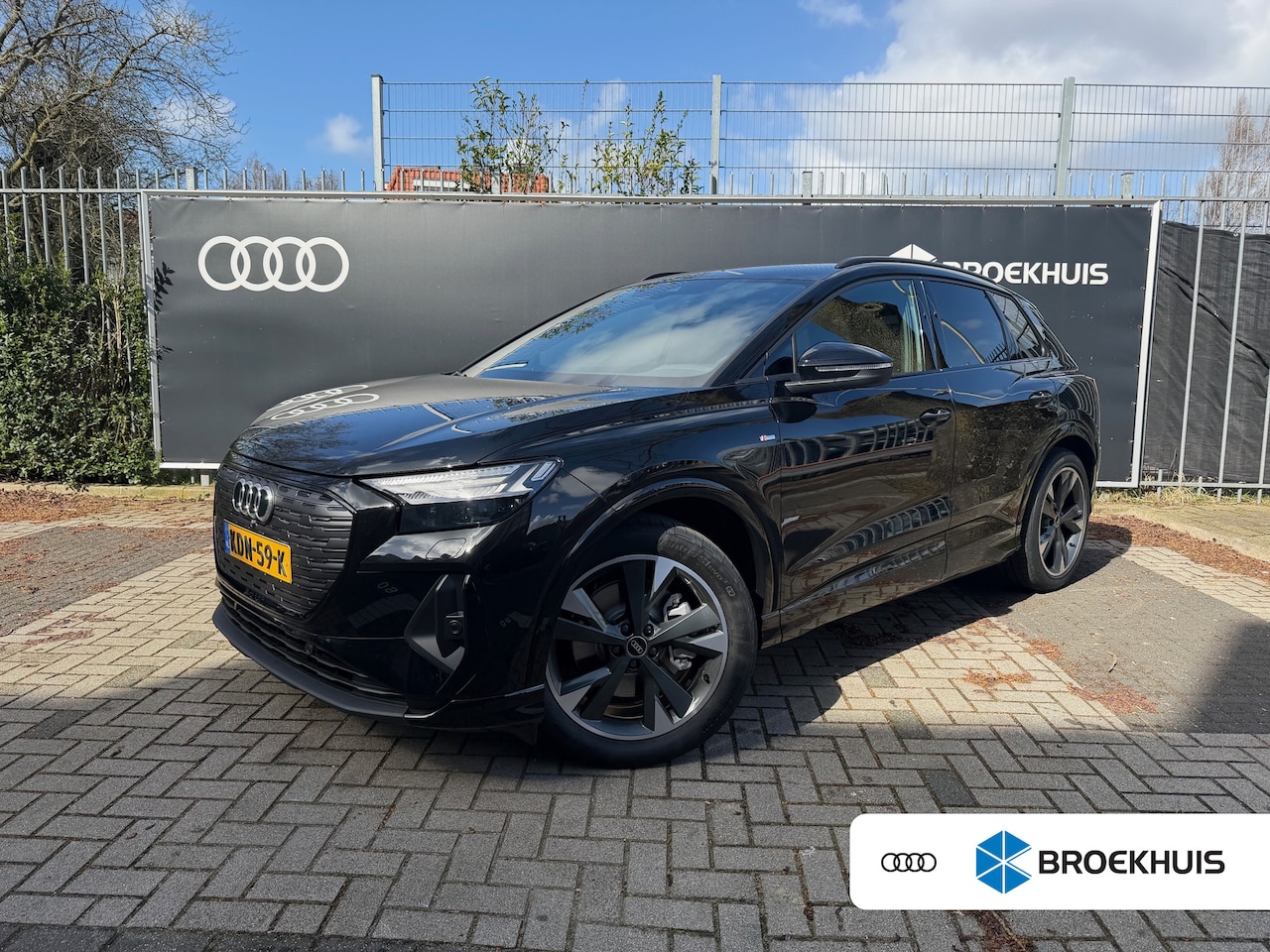 Audi Q4 e-tron - 45 quattro S Edition Competition 82 kWh | Assistentiepakket plus | Comfort pakket | Optiek - AutoWereld.nl