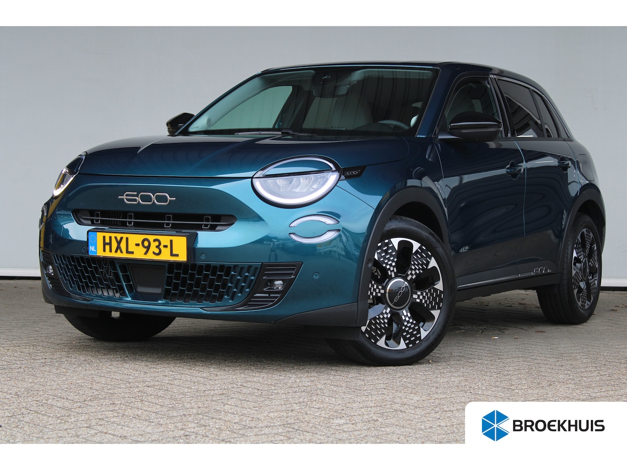 Fiat 600 - 1.2 Hybrid La Prima | Elektrische kofferklep | Navigatie | Achteruitrijcamera | Massagesto - AutoWereld.nl