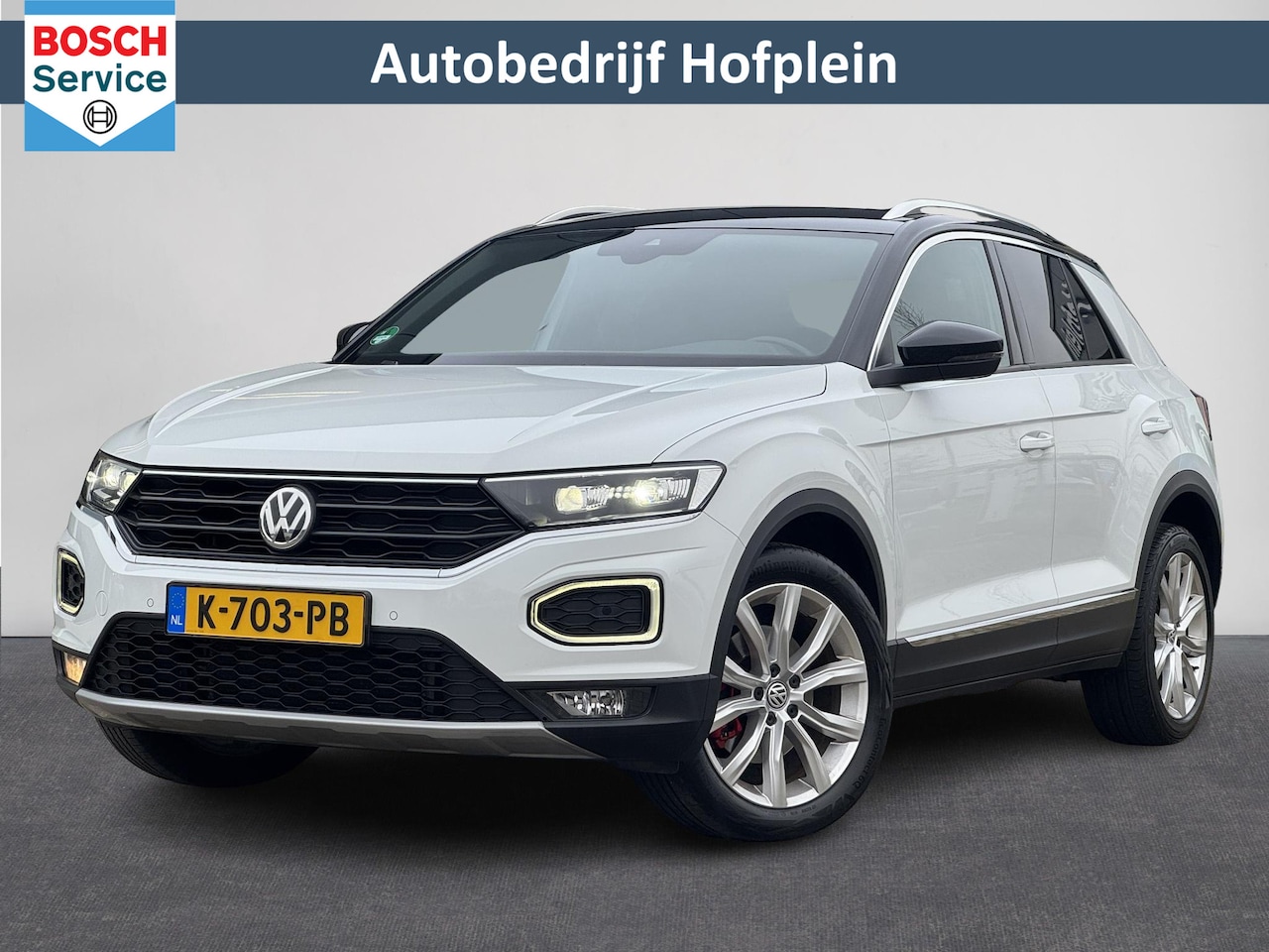 Volkswagen T-Roc - 1.5 TSI Sport | Airco | Carplay | Camera | Parkeersensor voor/achter | Winter-pakket | LM - AutoWereld.nl