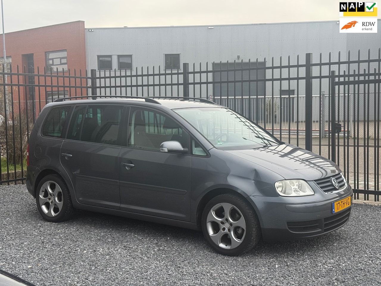 Volkswagen Touran - 1.6-16V FSI Business CLIMA!6BAK!APK!KOOPJE! - AutoWereld.nl
