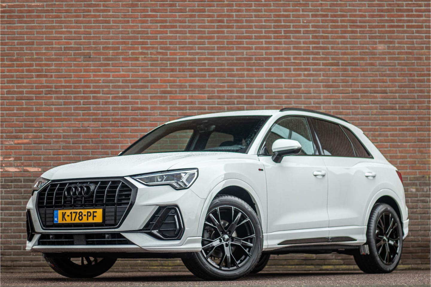 Audi Q3 - 35 TFSI S-Tronic S edition, 35.000km NAP, Adaptive cruise, Camera, Carplay, Sfeerverlichti - AutoWereld.nl