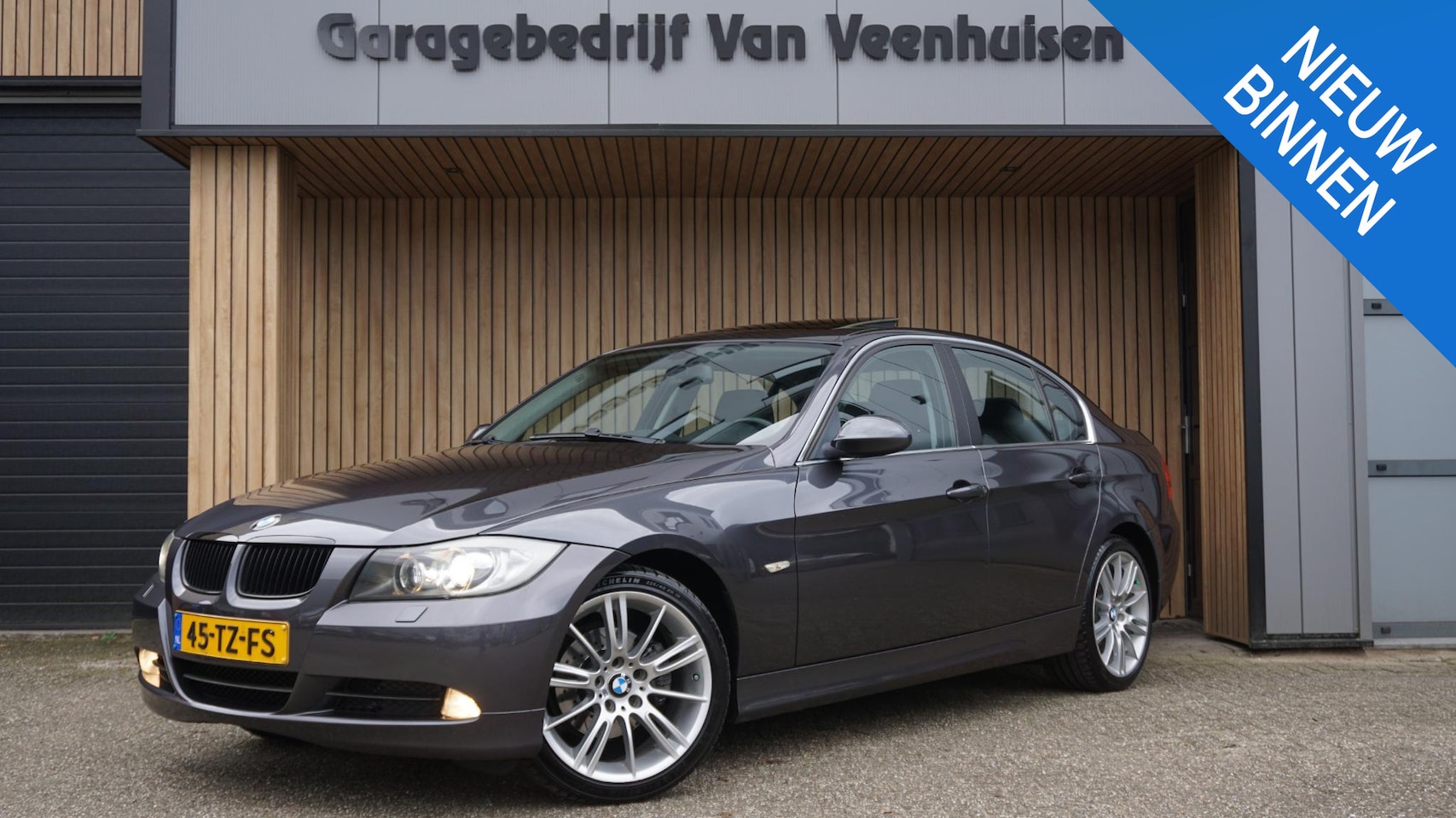 BMW 3-serie - 325i 218pk! E90 Sedan Handgeschakeld Schuif/kanteldak 18inch LM Xenon Clima Navi * 6-Cilin - AutoWereld.nl