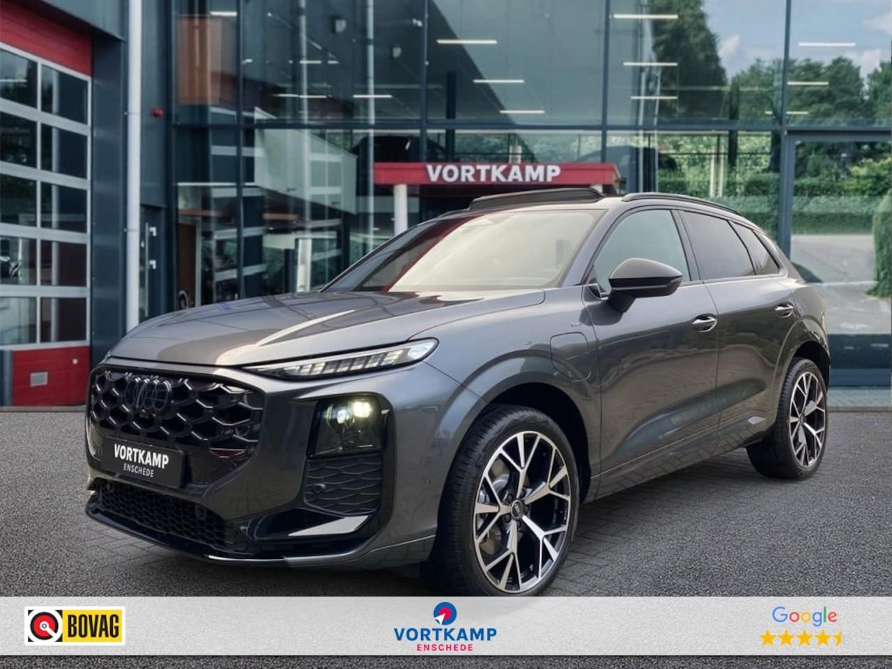 Audi Q3 - 1.5 TFSI E-HYBRID 272PK S-LINE CAMERA/PANO-DAK/ELEK-KLEP/ACC/STOELVERW - AutoWereld.nl