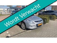Hyundai i30 CW - 1.6i Dynamic 127pk Automaat 1e eig. Clima Trekhaak 1200kg