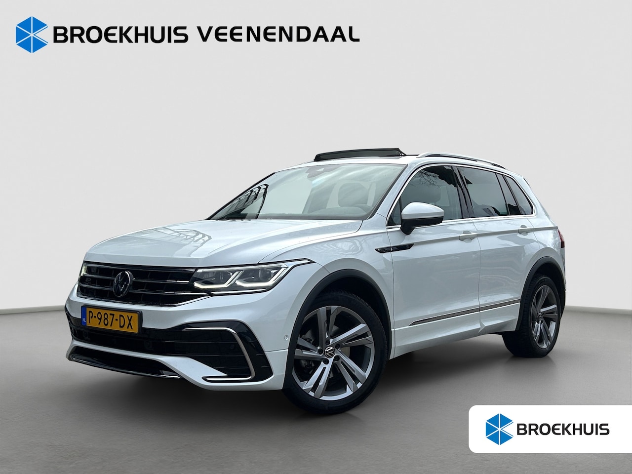 Volkswagen Tiguan - 1.5 TSI R-Line Business+ | Pano | Adap. Cruise Control | H&K Audio | Stuur Verwarming | Ca - AutoWereld.nl