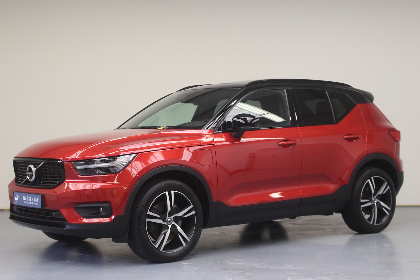 Volvo XC40 - T5 Recharge R-Design | Rijklaarprijs | Trekhaak | Panorama dak | - AutoWereld.nl