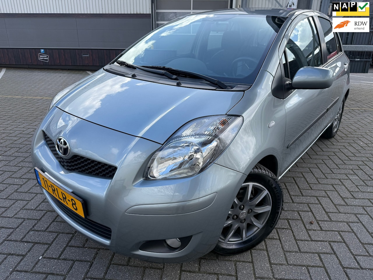 Toyota Yaris - 1.3 VVTi Aspiration*VELGEN*TERKHAAK*NEW APK*AIRCO*ELKT-RAAM*NAP - AutoWereld.nl
