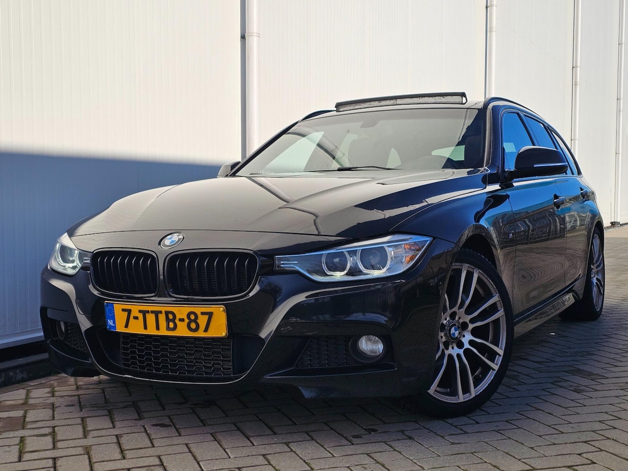 BMW 3-serie Touring - 316i M-Pakket bj 2014 PANO|M-interieur|Groot Navi Nette Auto! - AutoWereld.nl