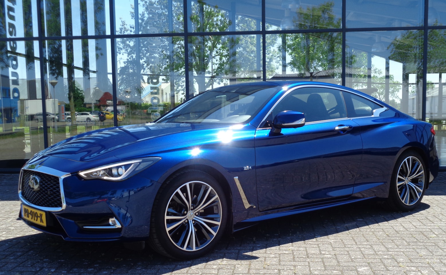 Infiniti Q60 Coupé - 2.0t Sport Tech Automaat Uniek Origineel Nederlandse auto - AutoWereld.nl