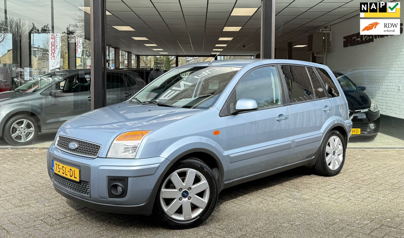 Ford Fusion - + 1.6-16V Futura AUTOMAAT | AIRCO | TREKHAAK | NAP - AutoWereld.nl