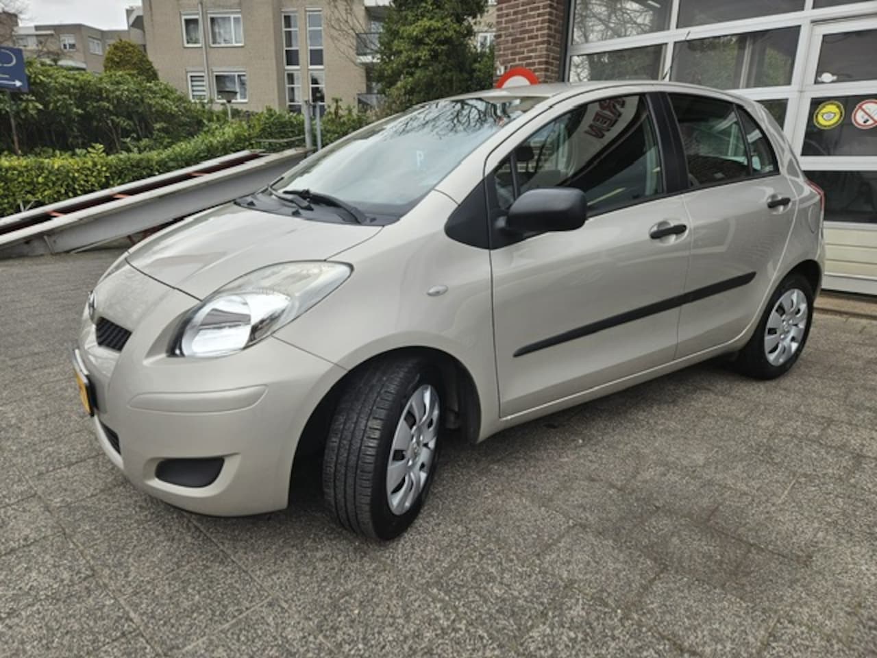 Toyota Yaris - 1.3 VVTi Comfort 1.3 VVTi Comfort Airco - AutoWereld.nl