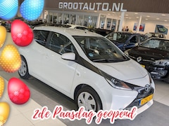 Toyota Aygo - 1.0 VVT-i x-play Airco, Cruise Control, Stuurbekrachtiging