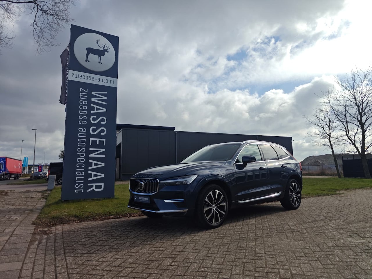Volvo XC60 - T6 Plug-in hybrid AWD Plus Bright | Rijklaarprijs | Trekhaak | Pano Dak | - AutoWereld.nl
