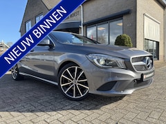 Mercedes-Benz CLA-Klasse - 200 Automaat AMG-Line Sport interieur / Xenon / Navigatie