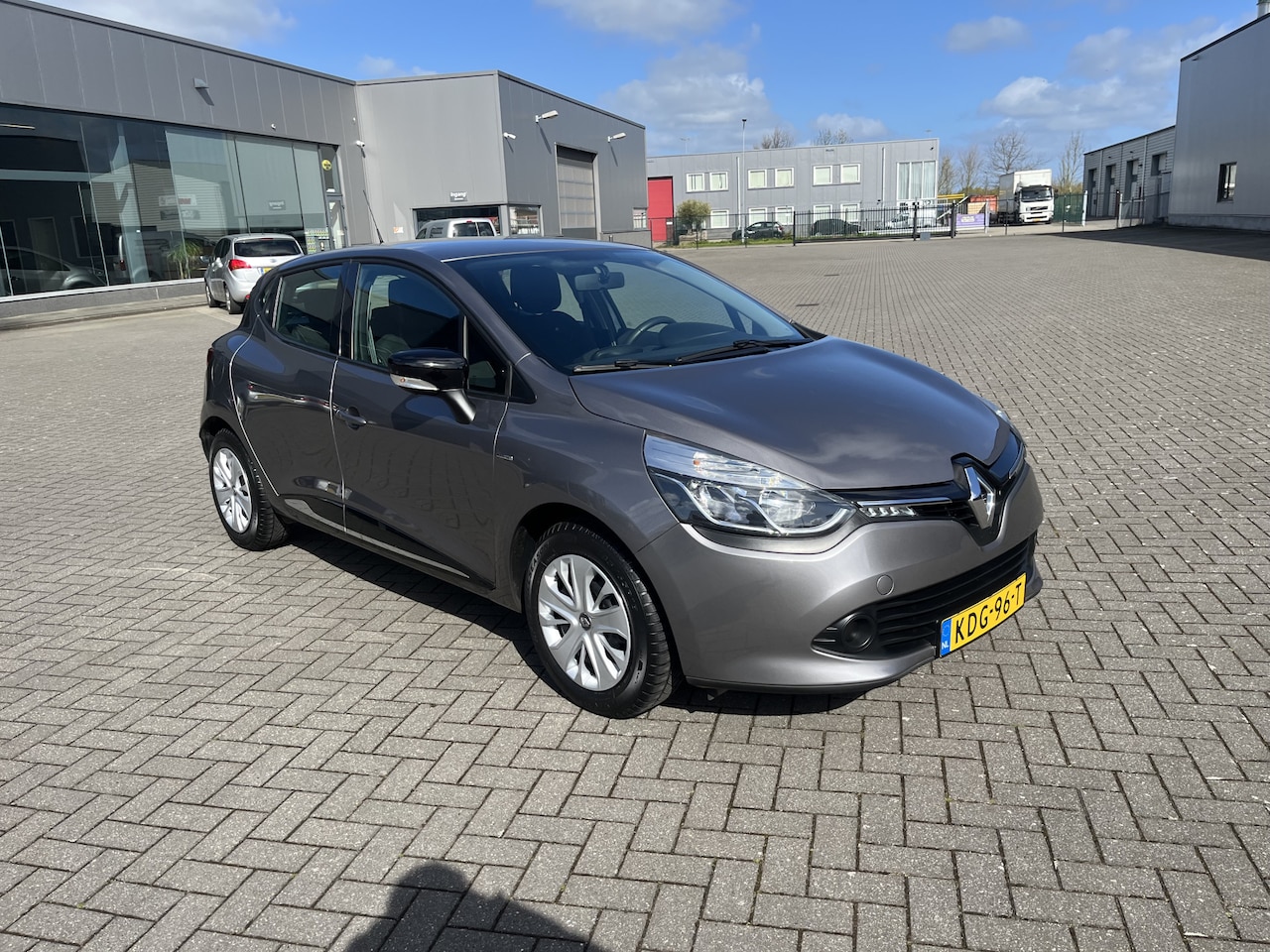 Renault Clio - 1.2 Limited 47 dkm - AutoWereld.nl