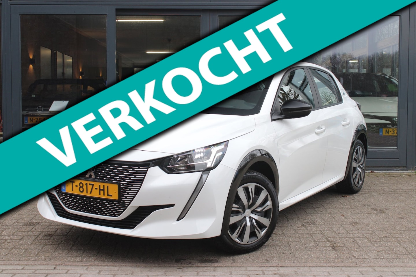 Peugeot e-208 - EV Active 50 kWh 98% SOH| Stoelverwarming | Cruise-Control | Carplay | Navigatie | 3-fase - AutoWereld.nl