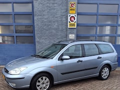 Ford Focus Wagon - 1.6-16V Futura