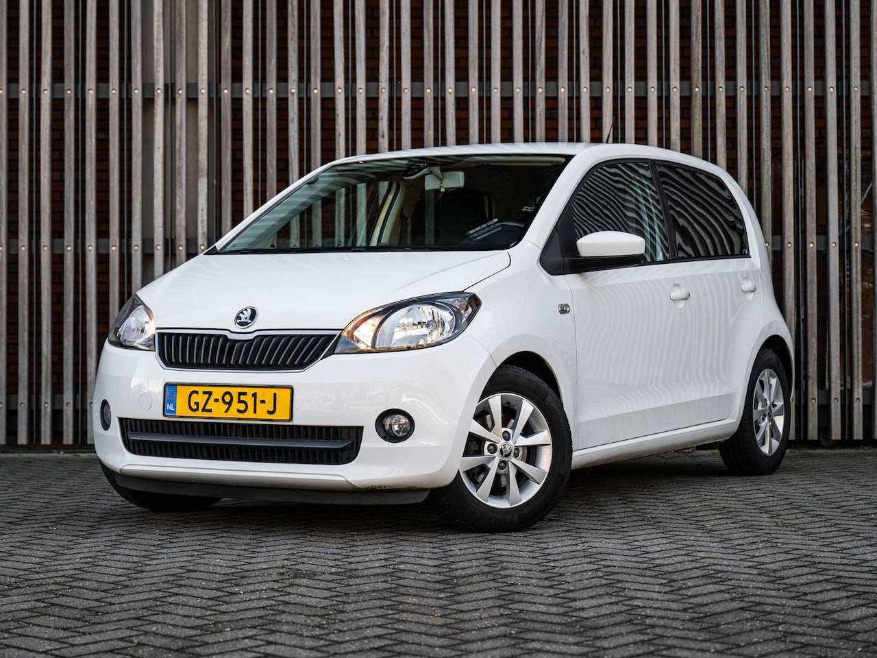 Skoda Citigo - 1.0 60pk 5-DRS |NL-AUTO|1e EIG.| Airco|LMV|PrivacyGlas|DAB+|CruiseControl|DEALER ONDH.| - AutoWereld.nl
